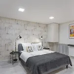 Lovely & شقة بودابست