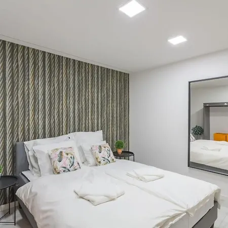 Lovely & Apartment