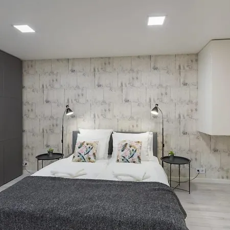 Lovely & Apartman *